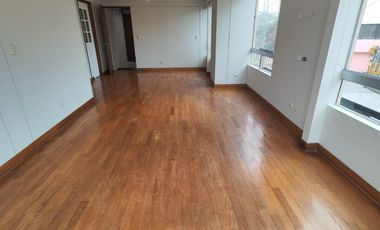 ¡Alquila Este Amplio Departamento En Santiago De Surco Limite Con Barranco Y Miraflores! 🌟 Súper Céntrico, Ideal Para Vivir Con Comodidad, Estilo Y C