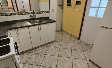 ¡Alquila Este Amplio Departamento En Santiago De Surco Limite Con Barranco Y Miraflores! 🌟 Súper Céntrico, Ideal Para Vivir Con Comodidad, Estilo Y C