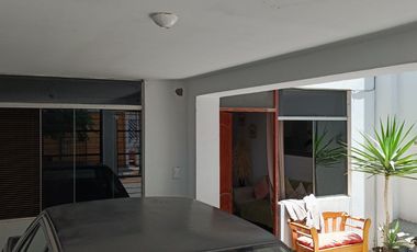 OPORTUNIDAD...!  CASA DE 3 PISOS EN URNANIZACION LAS PALMERAS