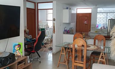 OPORTUNIDAD...!  CASA DE 3 PISOS EN URNANIZACION LAS PALMERAS
