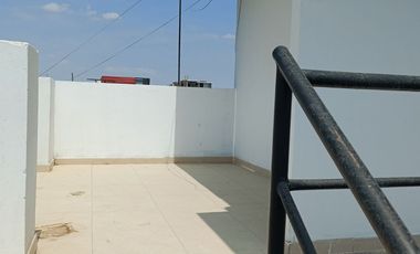 OPORTUNIDAD...!  CASA DE 3 PISOS EN URNANIZACION LAS PALMERAS