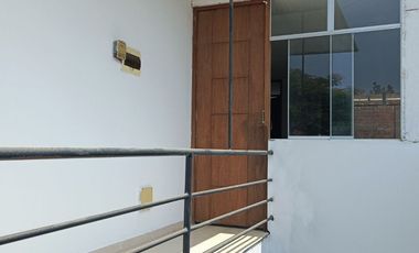 OPORTUNIDAD...!  CASA DE 3 PISOS EN URNANIZACION LAS PALMERAS
