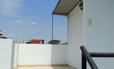 OPORTUNIDAD...!  CASA DE 3 PISOS EN URNANIZACION LAS PALMERAS