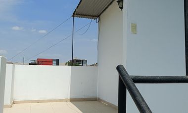 OPORTUNIDAD...!  CASA DE 3 PISOS EN URNANIZACION LAS PALMERAS