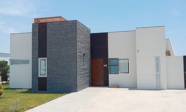 Se Vende Exclusiva Casa De Playa En Condominio
