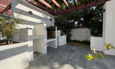 ¡Oportunidad única en San Miguel! 2 Dormitorios, 2 Balcones, Estacionamiento