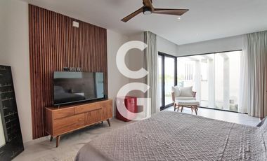 Casa en venta en Cancún en Residencial Lagos del sol a Pie de Lago con Alberca