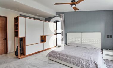 Casa en venta en Cancún en Residencial Lagos del sol a Pie de Lago con Alberca