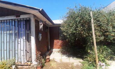 Casa Ampliada en Conjunto Yerbas Buenas, San Bernardo.