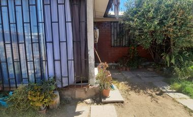 Casa Ampliada en Conjunto Yerbas Buenas, San Bernardo.