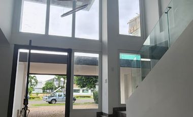 Isla Mocoli, Venta de hermosa casa 4 dormitorios con piscina