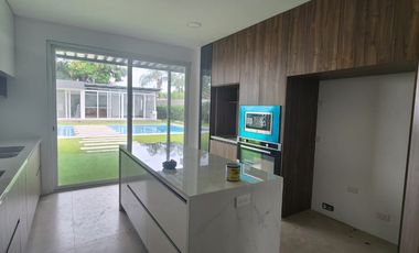 Isla Mocoli, Venta de hermosa casa 4 dormitorios con piscina