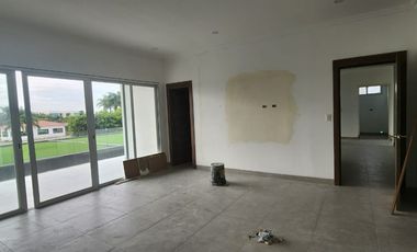 Isla Mocoli, Venta de hermosa casa 4 dormitorios con piscina