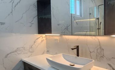 Isla Mocoli, Venta de hermosa casa 4 dormitorios con piscina