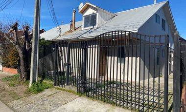 Vendo casa en Villa Doña Francisca 2, de 3 dormitorios 2 baños de comuna de Chillán