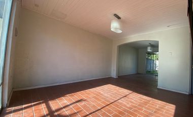 Vendo casa en Villa Doña Francisca 2, de 3 dormitorios 2 baños de comuna de Chillán