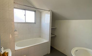 Vendo casa en Villa Doña Francisca 2, de 3 dormitorios 2 baños de comuna de Chillán