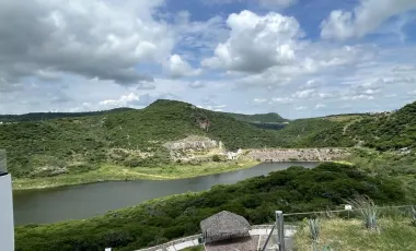 Exelente departamento en renta con vista panoramica a una reserva con lago