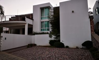 RENTO CASA DE 4 RECAMARAS EN LOMAS DE GRAN JARDIN EN LEON GTO