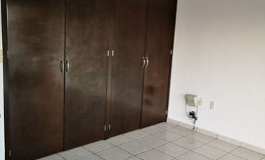 RENTO CASA DE 3 RECAMARAS JARDIN Y CUARTO DE SERVICIO EN GRAN JARDIN