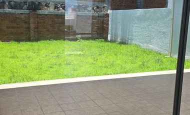 RENTO CASA DE 3 RECAMARAS JARDIN Y CUARTO DE SERVICIO EN GRAN JARDIN