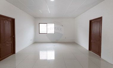 ALQUILER LOCAL COMERCIAL AV. FRANCISCO DE ORELLANA