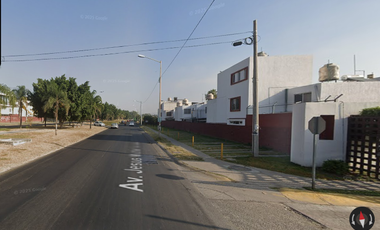 Casa ubicada en colonia San Sebastianito San Pedro Tlaquepaque, Jalisco. Con 2 recamaras y 109m2. Con salida a Anillo Periférico Sur Manuel Gómez Mori
