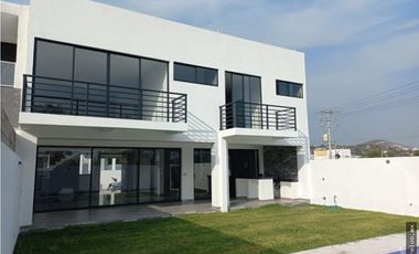 Casa Nueva en Venta en Corinto Residencial, Burgos Bugambilias