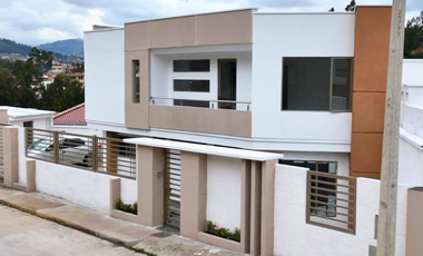 Venta de Casa nueva y moderna- ubicado en Charasol- Azogues
