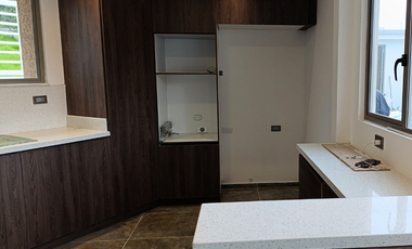 VENTA DE CASA POR ESTRENAR UBICADA EN CHARASOL AZOGUES