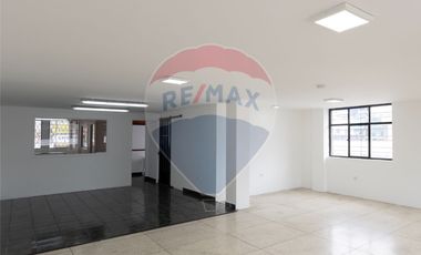 Se Renta Oficina en Ibarra Av. Mariano Acosta