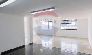 Se Renta Oficina en Ibarra Av. Mariano Acosta