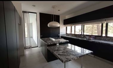 VENDO o RENTO CASA DE 6 RECAMARAS EN EL BOSQUE COUNTRY CLUB