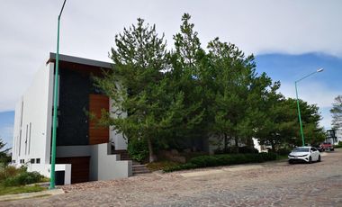 VENDO o RENTO CASA DE 6 RECAMARAS EN EL BOSQUE COUNTRY CLUB