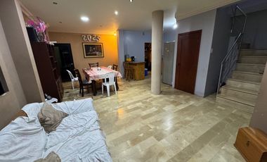 Se vende casa de 5 dormitorios en Urb. Ciudad celeste de la vía Samborondón.