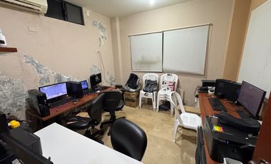 Se vende casa de 5 dormitorios en Urb. Ciudad celeste de la vía Samborondón.