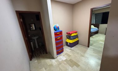 Se vende casa de 5 dormitorios en Urb. Ciudad celeste de la vía Samborondón.
