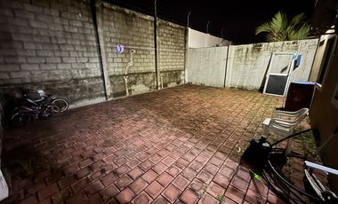 Se vende casa de 5 dormitorios en Urb. Ciudad celeste de la vía Samborondón.