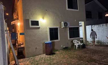 Se vende casa de 5 dormitorios en Urb. Ciudad celeste de la vía Samborondón.