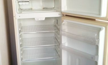 Recámara amueblada con baño, cerca del I.T.E.S.O.