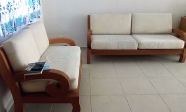 Recámara amueblada con baño, cerca del I.T.E.S.O.