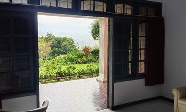 Villa Puncak Dijual Dekat Istana Negara Cipanas