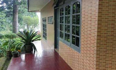 Villa Puncak Dijual Dekat Istana Negara Cipanas