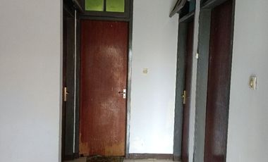 Villa Puncak Dijual Dekat Istana Negara Cipanas