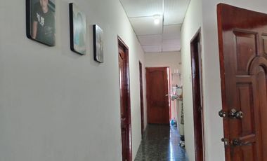 excelente ubicación ! venta !  casa rentera en sauces 6