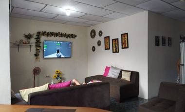 excelente ubicación ! venta !  casa rentera en sauces 6