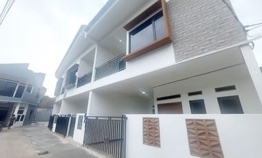 Dijual Rumah Sangat Strategis di Bekasi Barat