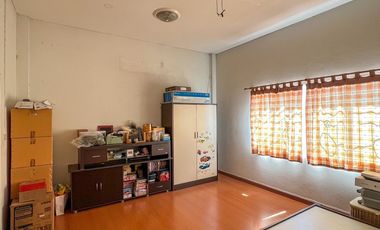 Prime-Location Home Office on Navamin Road! Move-in ready, ideal for both residential and office use. For sale: Prinluck Navamin 54