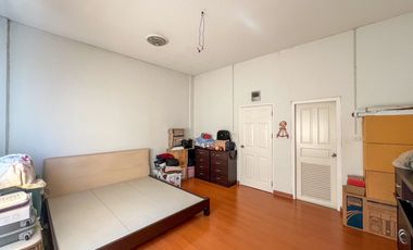 Prime-Location Home Office on Navamin Road! Move-in ready, ideal for both residential and office use. For sale: Prinluck Navamin 54