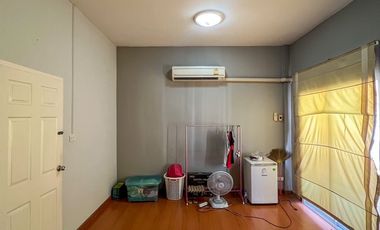 Prime-Location Home Office on Navamin Road! Move-in ready, ideal for both residential and office use. For sale: Prinluck Navamin 54